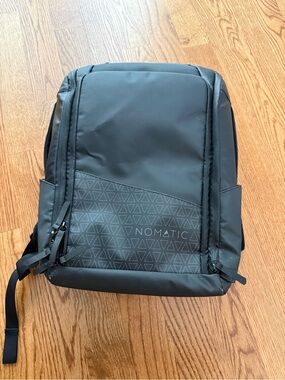 Nomatic travel pack